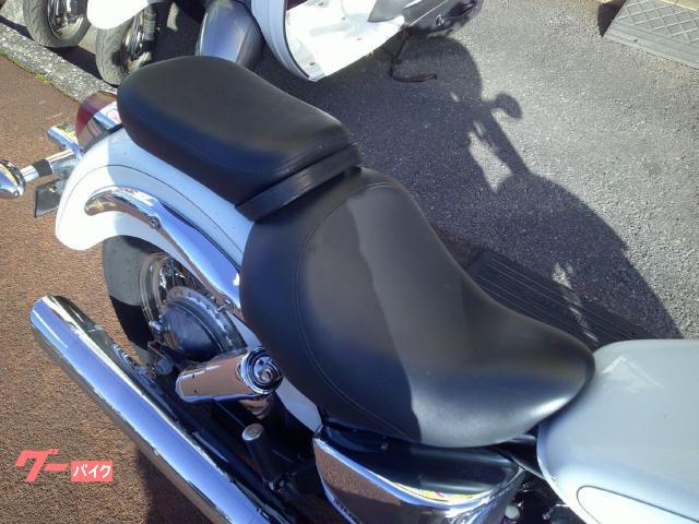 ホンダ シャドウ400 水冷4サイクルVツインエンジン ホワイト