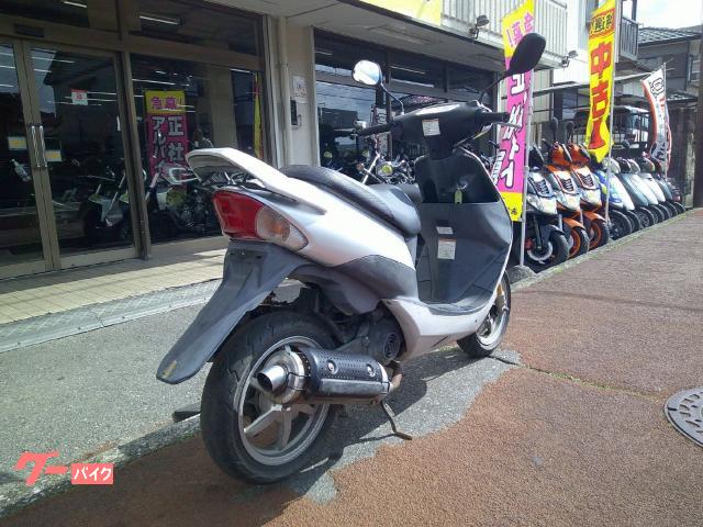 NO.4335　ＺＺ（ジーツー）　（リヤスポイラーは付いておりません）　２サイクル７．２馬力　１２インチホイール　ディスクブレーキ　シルバー　☆彡 スズキ ZZ 2サイクルエンジン 12インチキャストホイール