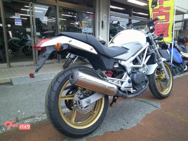NO.5648　ＶＴＲ２５０　水冷４サイクルＶツイン２５０ｃｃ　ＦＩ車　ホワイト　☆彡 ホンダ VTR250 水冷Vツインエンジン フューエル