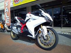 ホンダ　ＣＢＲ２５０ＲＲ　水冷４サイクル２気筒　ＡＢＳ　ＥＴＣ２．０付き　盗難防止警報アラーム付き　ホワイト