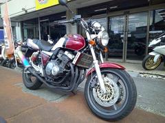 ホンダ　ＣＢ４００Ｓｕｐｅｒ　Ｆｏｕｒ　水冷４サイクル４気筒エンジン　モリワキスリップオン　アップハンドル　レッド＆ホワイト　ＣＢＸカラー
