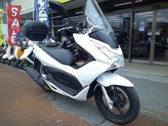 ホンダ　ＰＣＸ　ＪＦ２８　ＧＩＶＩ製ロングスクリーン　ＧＩＶＩ製リヤボックス　パールホワイト