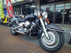 ヤマハ　ドラッグスター４００クラシック　ＶＨ０１Ｊ　スラッシュカットマフラー　リヤキャリア　サイドバックサポート　ブラック