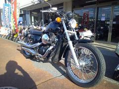 ホンダ　ＶＴ４００Ｓ　水冷Ｖツインエンジン　ＦＩ車　リヤキャリア　サイドバックサポート　エンジンガード　ブラック