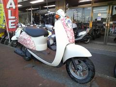ホンダ　クレアスクーピー　水冷４サイクルエンジン　ピンク＆ホワイト