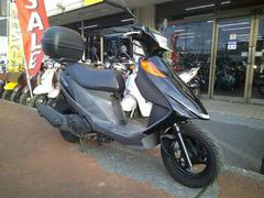 スズキ　アドレスＶ１２５　４サイクルエンジン　ＦＩ車　リヤボックス付き　ブラック