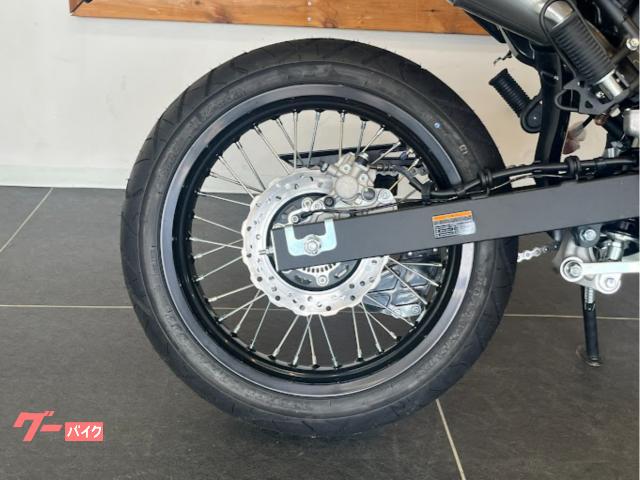 カワサキ KLX230SM 2026年モデル バトルグレー・エボニー