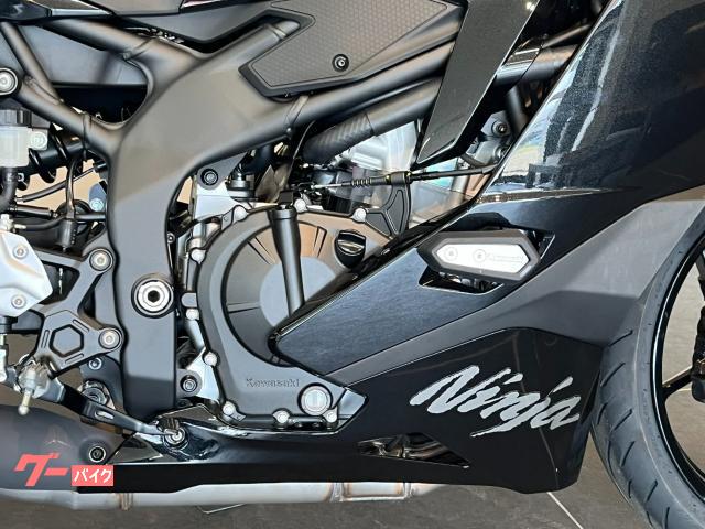 カワサキ Ninja ZX－25R SE メタリックスパークブラック