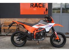 ＫＴＭ　３９０ＳＭＣ　Ｒ
