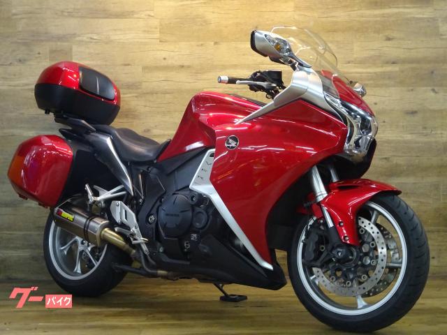 ＶＦＲ１２００Ｆ　アクラポビッチマフラー　三点パニア