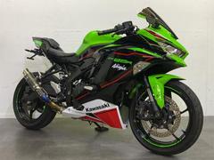 カワサキ　Ｎｉｎｊａ　ＺＸ−２５Ｒ　ＳＥ　ＡＢＳ　ＥＴＣ　社外マフラー　フェンダーレス　シングルシート　社外ミラー