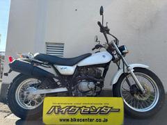 スズキ　バンバン２００　２００４年モデル　パ−ルフロステイホワイト　ＮＨ４１Ａ型　ノーマル　キャブ車