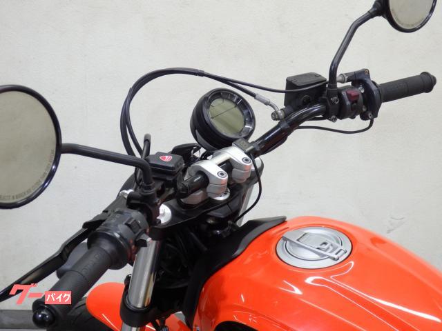 DUCATI スクランブラーSIXTY2 Lowハンドル USB