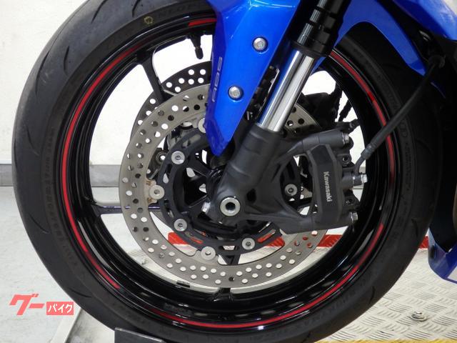 カワサキ Ninja ZX－4R SE スクリーン スライダー