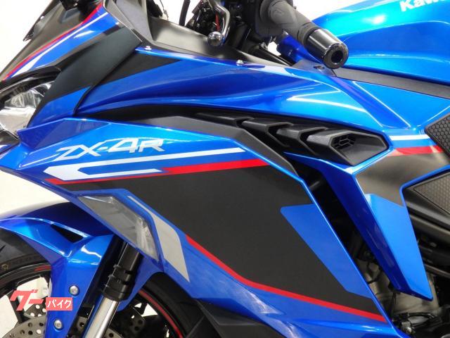 カワサキ Ninja ZX－4R SE スクリーン スライダー
