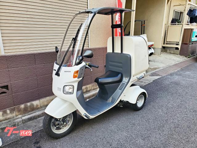 ジャイロキャノピー　ガラスコーティング済　２０２６年式　ＴＡ０３−１３２最終型　走行距離３３００キロ台　ボックス１６０リットル