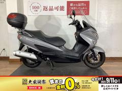 スズキ　バーグマン２００　２０１６年モデル　デイトナ製電圧計　リヤボックス装備