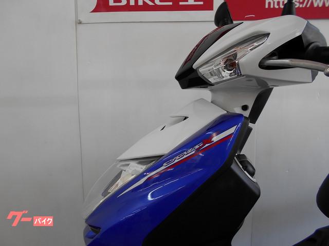 フロントまわりのシャープなデザインも今時ですね! フロントまわりのシャープなデザインも今時ですね!