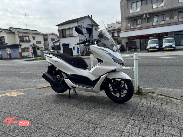 ＰＣＸ　２０２３年モデル　１オーナー車　スポーツグリップヒーター　ロングスクリーン　リヤキャリヤ　シートカバー