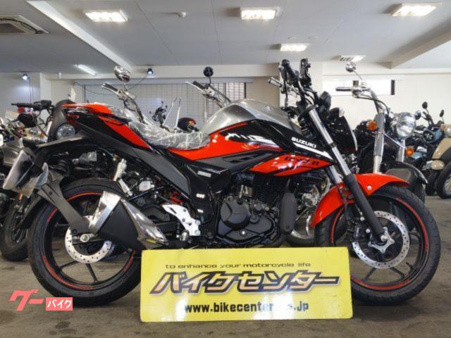 ＧＩＸＸＥＲ　１５０　２０２６年モデル　オールトグレーメタリック　／　パールミラレッド