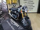 スラクストン1200RS 2024 ジェットブラック シルバーアイス