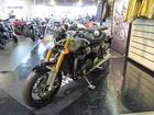 スラクストン1200RS 2024 ジェットブラック シルバーアイス