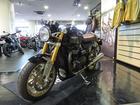 スラクストン1200RS 2024 ジェットブラック