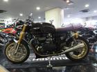 スラクストン1200RS 2024 ジェットブラック