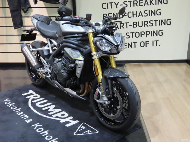 スピードトリプル1200RS 2024モデル マットシルバーアイス 登録済み未使用車