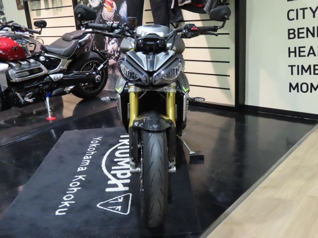 スピードトリプル1200RS 2024モデル マットシルバーアイス 登録済み未使用車