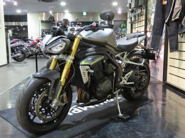 スピードトリプル1200RS 2024モデル マットシルバーアイス 登録済み未使用車