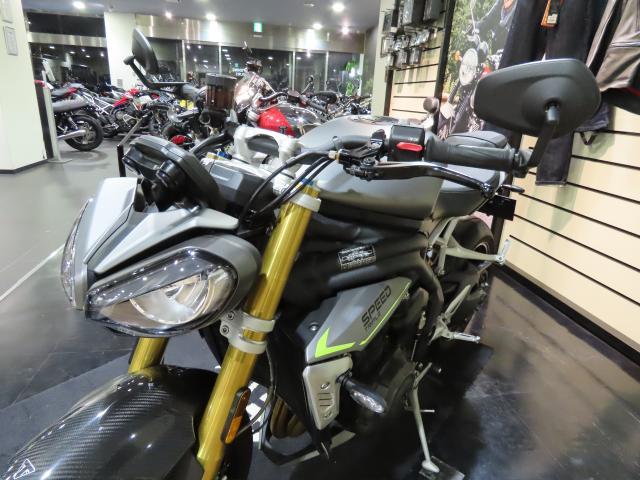 スピードトリプル1200RS 2024モデル マットシルバーアイス 登録済み未使用車
