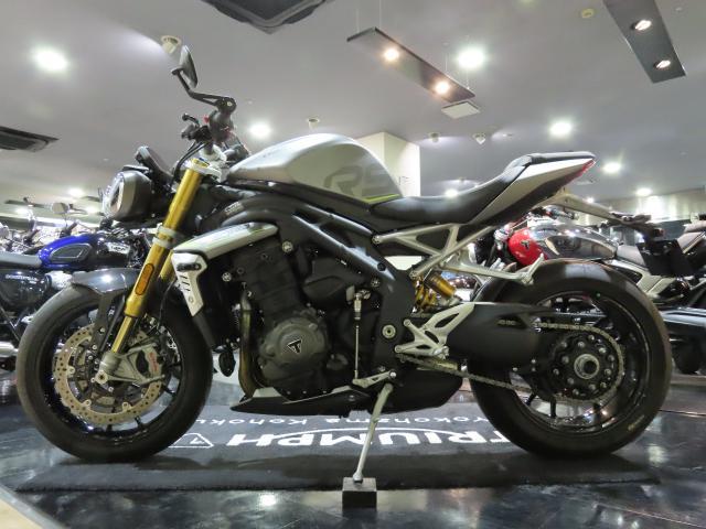スピードトリプル1200RS 2024モデル マットシルバーアイス 登録済み未使用車