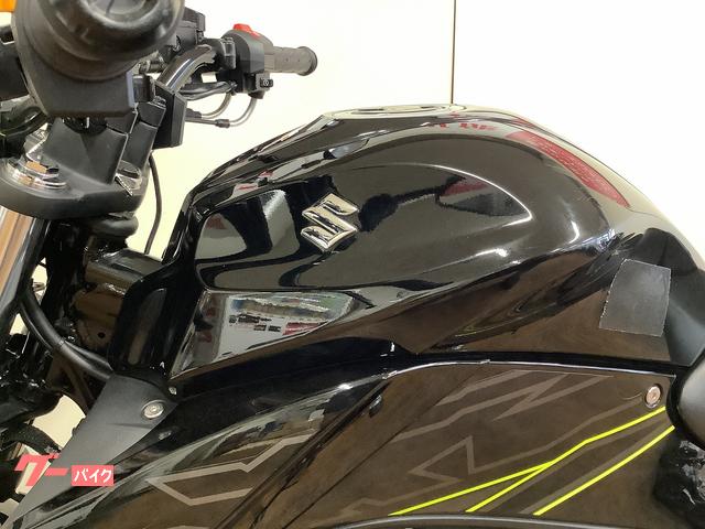 スズキ ジクサーSF150     キャリーボックス、ドラレコ、ヘルメット付き 自賠責2026年5月まで スズキ GIXXER 150 ドラレコ リアキャリア USB ヘルメット