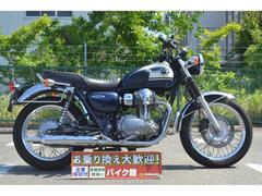 カワサキ　Ｗ８００　２０１６年モデル　エンジンガード装備