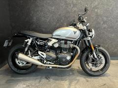 ＴＲＩＵＭＰＨ　スピードツイン１２００　認定中古車　純正オプション多数装着済み