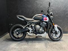 ＴＲＩＵＭＰＨ　トライデント６６０　トリプルトリビュート　スペシャルエディション
