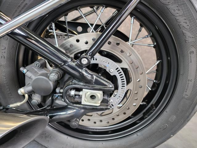 ボンネビル ボバー 認定中古車 純正左右パニアレール、ステートメントシート付き