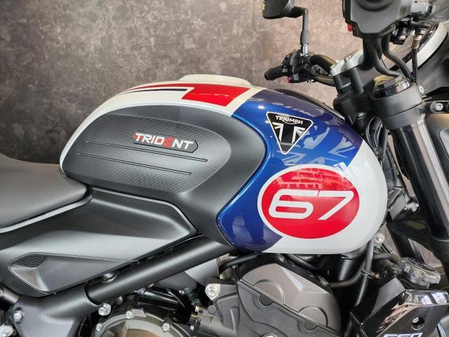 トライデント660
