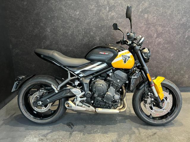 トライデント660 認定中古車 スクロールウインカー エンジンプロテクターキット