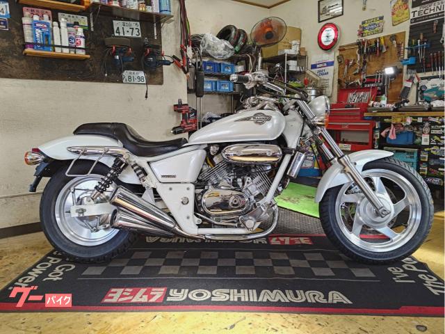 Ｖ−ＴＷＩＮ　ＭＡＧＮＡ　ダンロップＤ４０４前後タイヤ新品　キャブレター分解洗浄済　フロントフォークＯＨ済　バッテリ新品