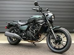 カワサキ　エリミネーター４００ＳＥ　２０２５年モデル　メタリックマットダークグリーン　サドルバックサポート　サドルバック　エンジンガード