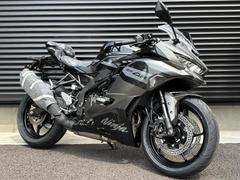 カワサキ　Ｎｉｎｊａ　ＺＸ−４Ｒ　ＳＥ　２０２６年モデル　メタリックマットグラフェンスチールグレー　メタリックスパークブラック