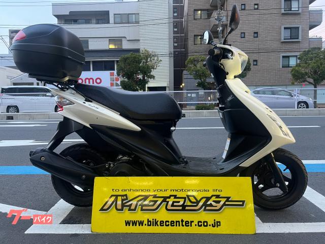 アドレスＶ１２５Ｓ　インジェクション　メットイン　リアボックス　白