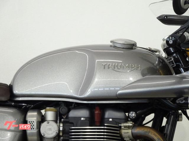 ＴＲＩＵＭＰＨ スラクストン１２００Ｒ　　カフェレーサーフェアリング　ＡＢＳ　トラクションコントロール　ＵＳＢ　／４４９３０の画像（埼玉県