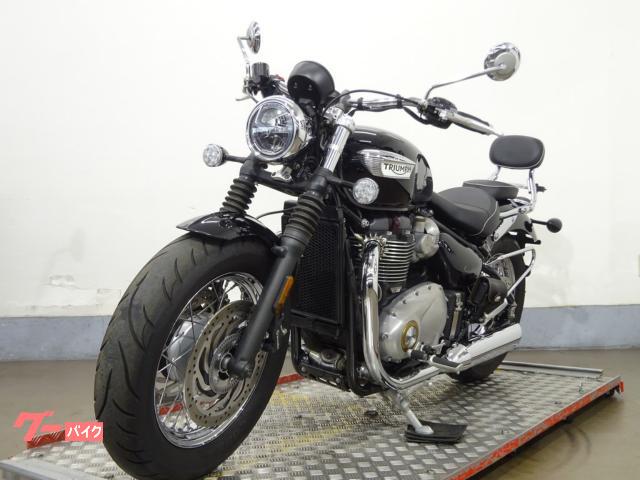 TRIUMPH トライアンフ　純正オプションシート　ブラック TRIUMPH トライアンフ 純正リブ入りベンチシート ブラック 2304343