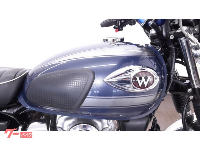 カワサキ W800 純正タンク（EJ800E） カワサキ W800 タンク 濃緑M 純正 中古 バイク 部品 EJ800E