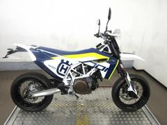 ＨＵＳＱＶＡＲＮＡ　７０１スーパーモト　Ｌｅｏｖｉｎｃｅ製サイレンサー　２０１６年モデル　６９９２５