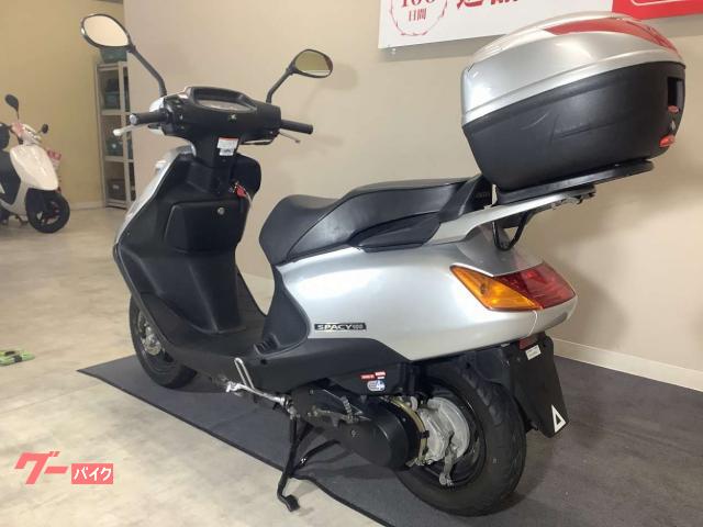NO.4760　スペイシー１００　４サイクルエンジン　リヤボックス付き　シルバー　☆彡 ホンダ スペイシー100 2006年モデル／GIVI製リアボックス