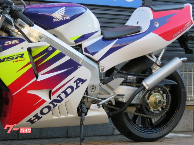 ホンダ ＮＳＲ２５０Ｒ ＳＥ ４１１１４ 登録済未使用車 取説付き 車載工具 ＰＧＭカードキー２本 ＭＣ２８ 最終ＳＥモデル｜シイナモータース市川店  絶版館｜新車・中古バイクなら【グーバイク】